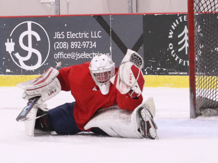 goalie makes a dramatic save